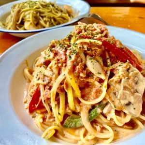 Spaghetti w/ Chicken Breast, Onion & Mix Pepper in Pomodoro Cream Sauce